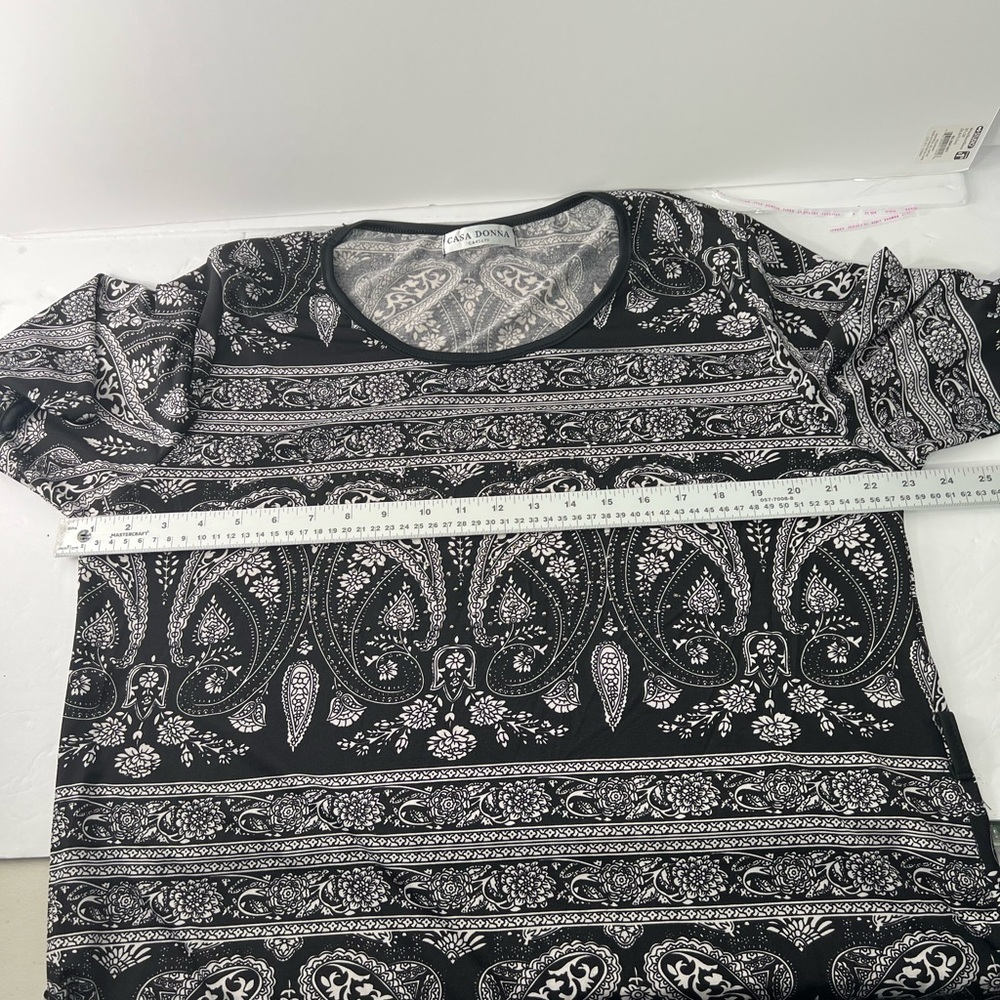 Black and White Paisley Blouse - Picture 9 of 10